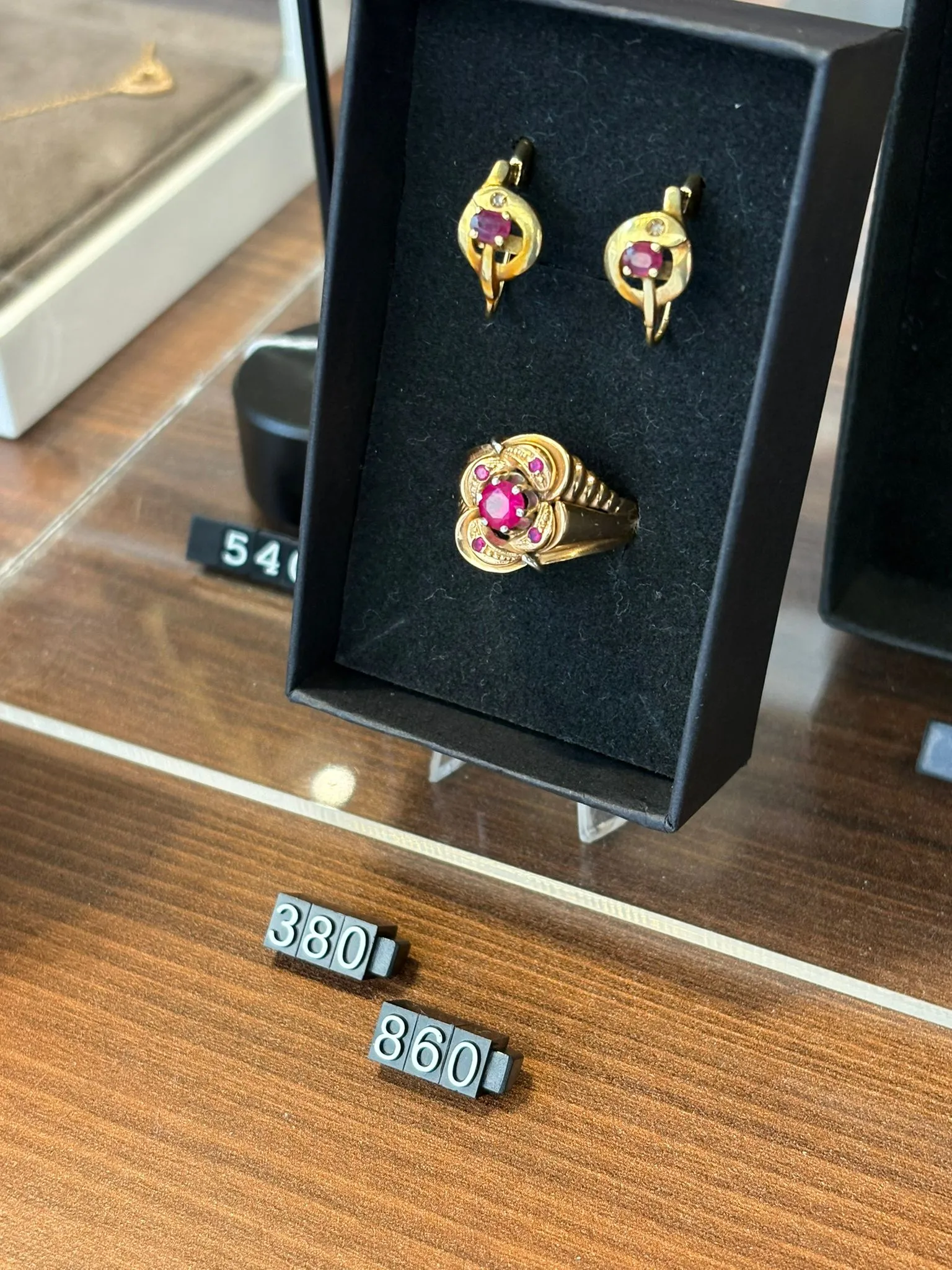 Faire racheter ses bijoux à Mougins : que faut-il absolument savoir ?