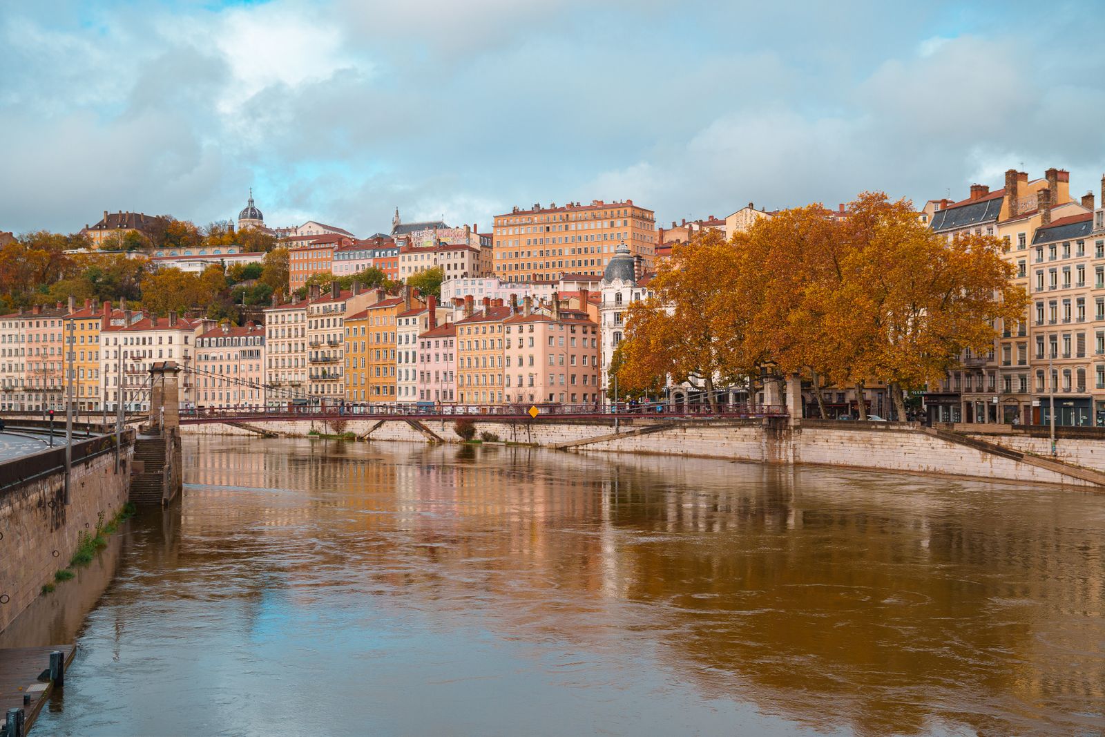 Les quais de Saône à Lyon en automne