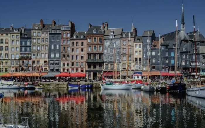 Que faire à Honfleur : le port, les peintres et au-delà