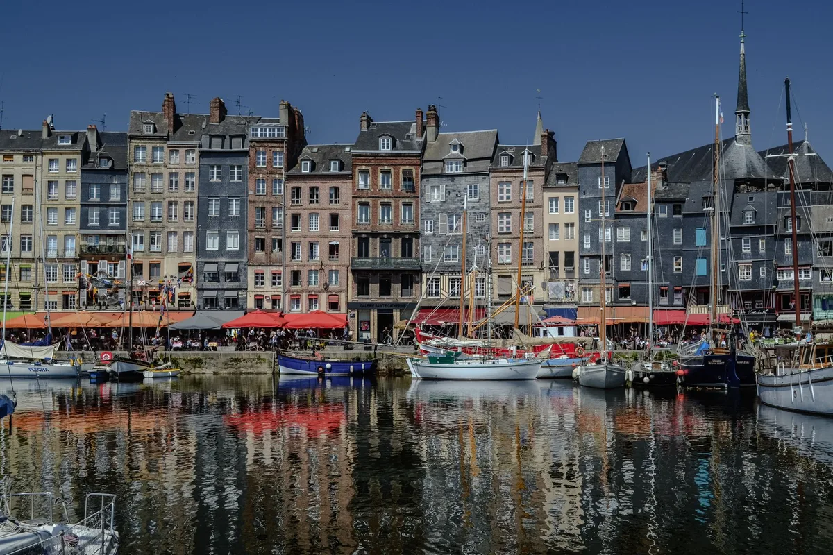 Que faire à Honfleur : le port, les peintres et au-delà