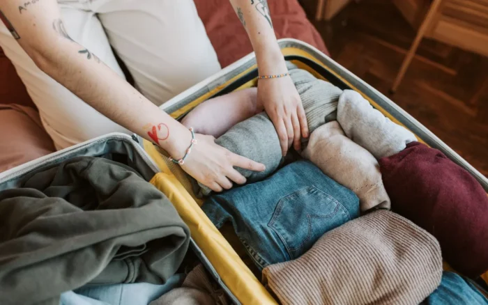 Que mettre dans sa valise : la checklist des essentiels (2026)