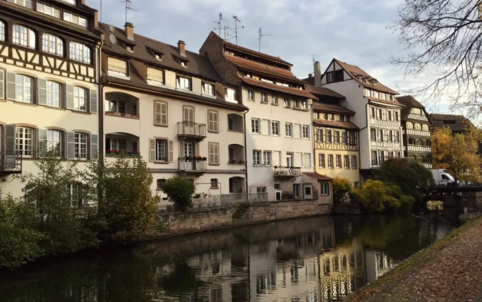 Meilleures résidences étudiantes à Strasbourg : studios, prix et quartiers