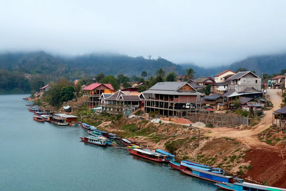 Voyage humanitaire au Laos : missions et conseils