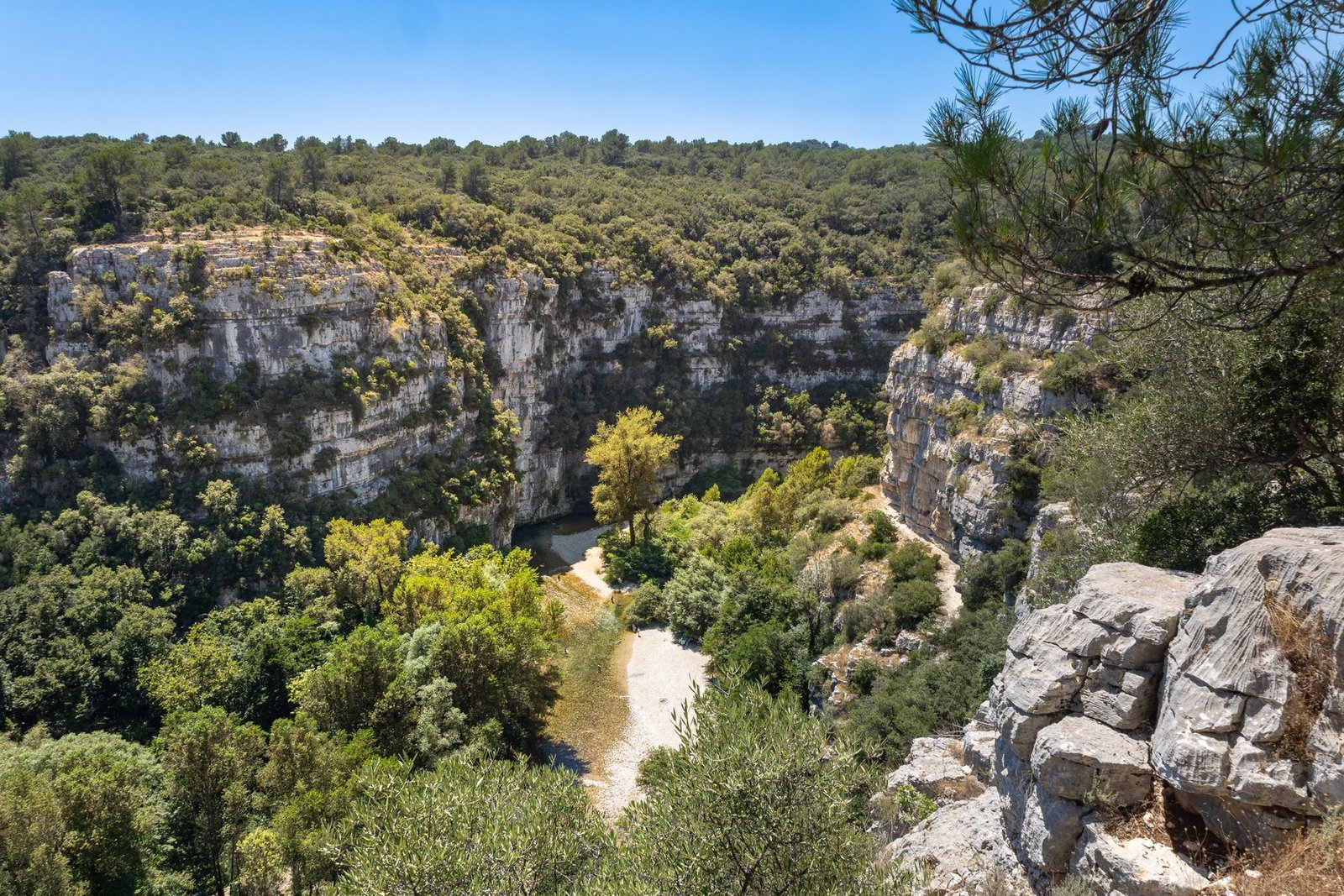 Les gorges du Loup à pied et en voiture : la boucle à faire dans le bon sens