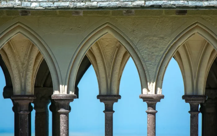 Charlieu : l&rsquo;abbaye, les Cordeliers et le musee de la soierie