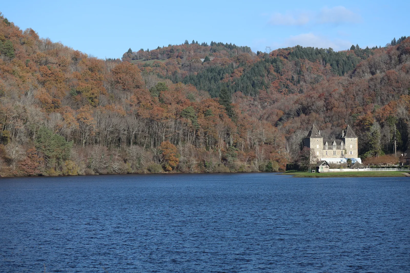 Lac de Villerest : baignade, activites et tour du lac