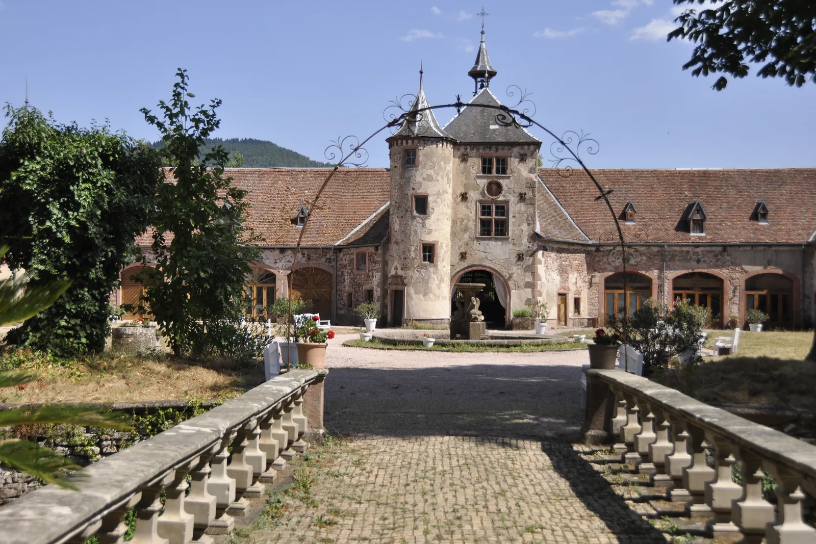 Château de Thanvillé, jardin Lilaveronica et lieux de mémoire : une journée à Thanvillé