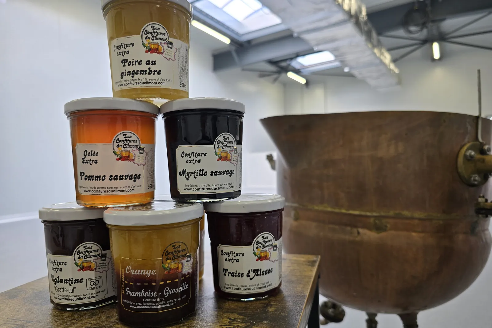 Chaudron de cuivre et pots de confiture des Confitures du Climont à Maisonsgoutte