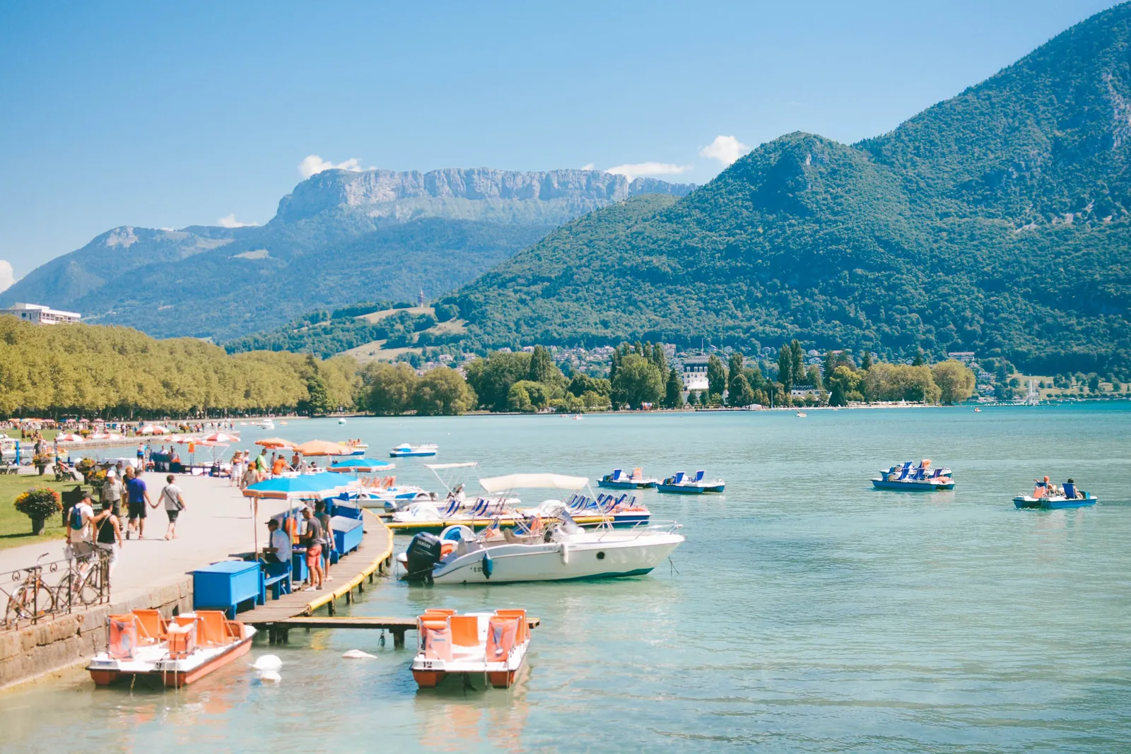 Journée d'été sur le lac d'Annecy
