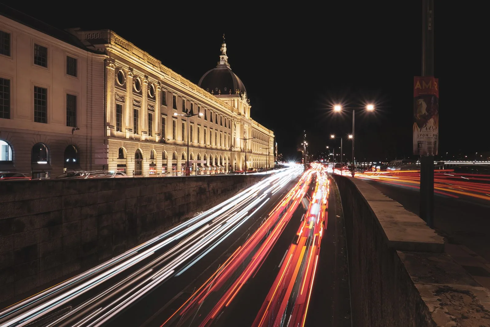 Fête des Lumières de Lyon 2026 : dates, parcours et conseils pour éviter la foule