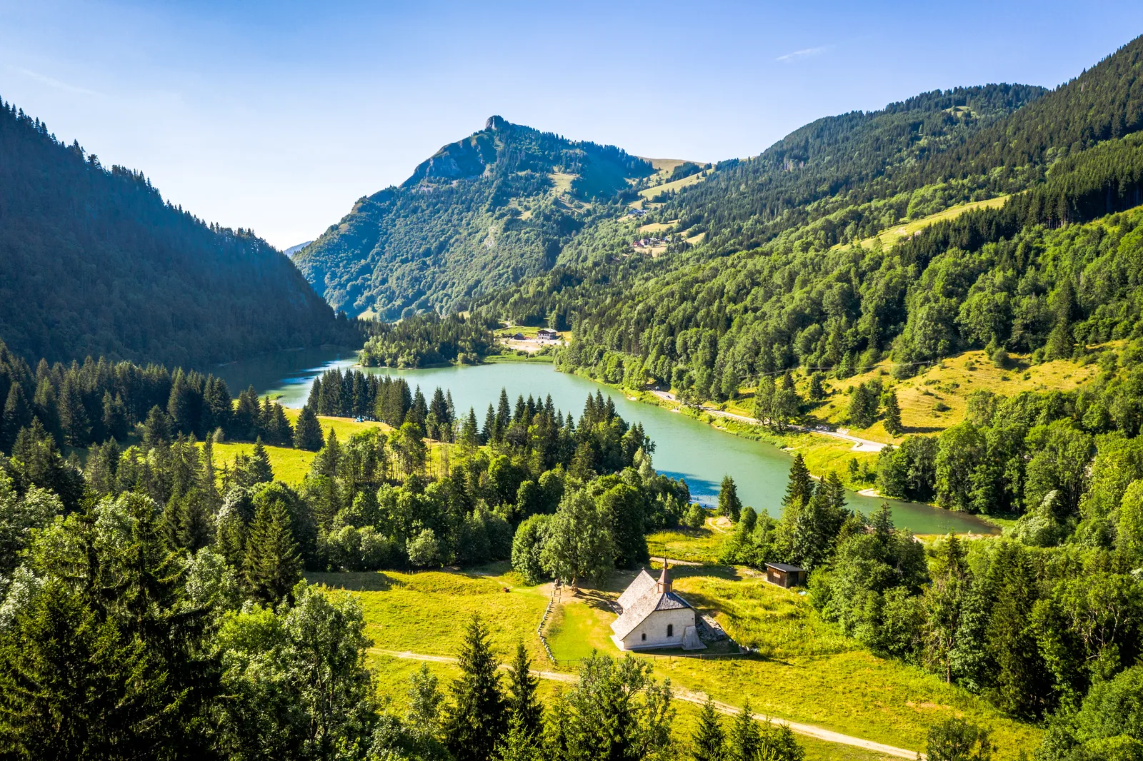 Vallée du Brevon : Bellevaux, lac de Vallon et Roc d’Enfer, la montagne authentique des Alpes du Léman
