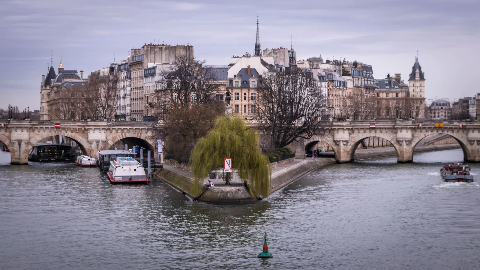 Parking gare d&rsquo;Austerlitz : où se garer sans parking officiel