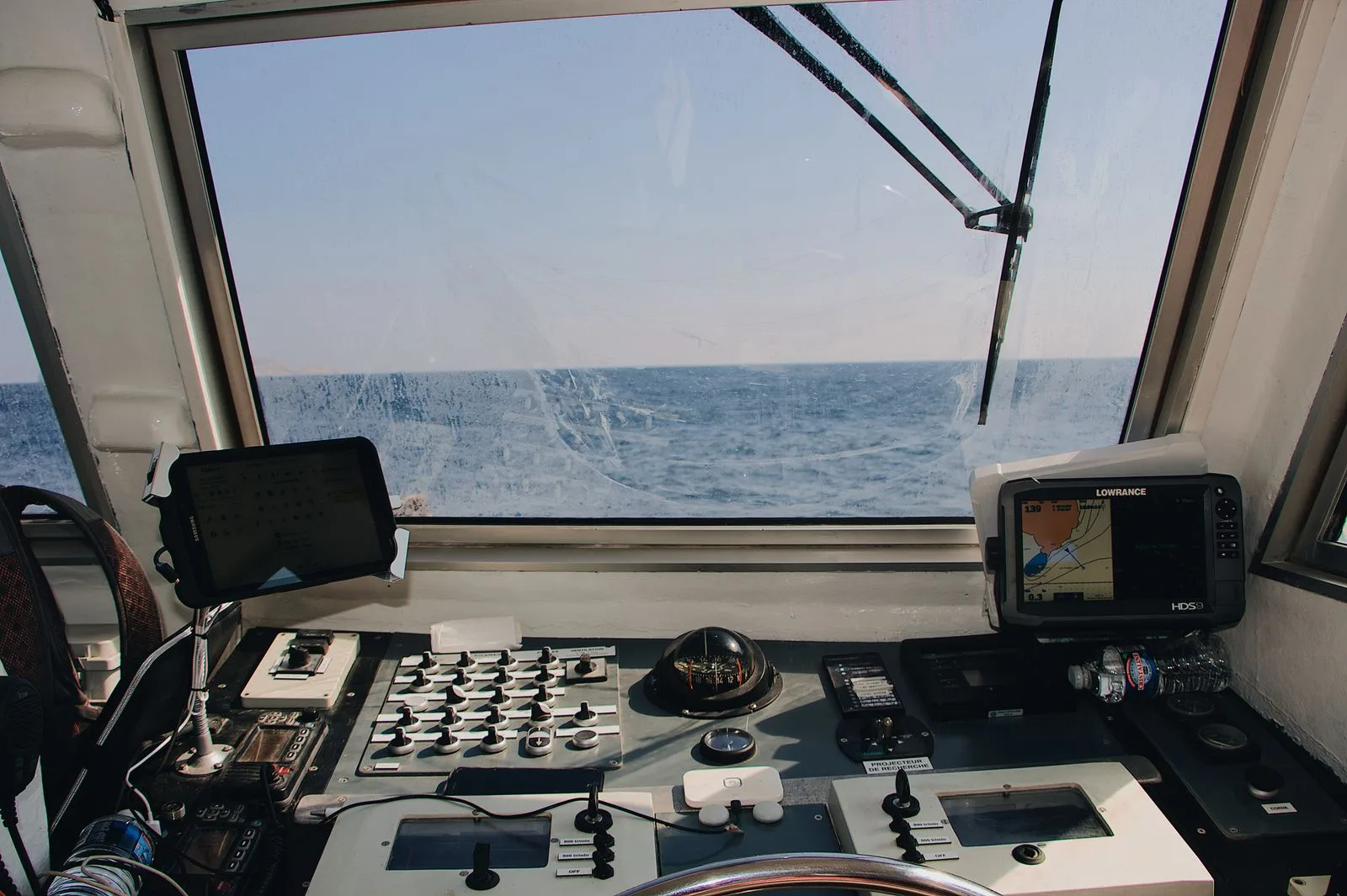Le règlement de la Route du Rhum : solitaire, sans escale, et le routage réservé à trois classes