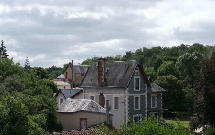Vacances en France pas cher : 12 leviers qui font vraiment baisser la note