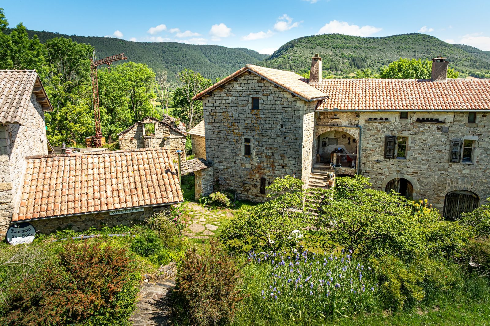 Le hameau médiéval de Saint-Caprazy