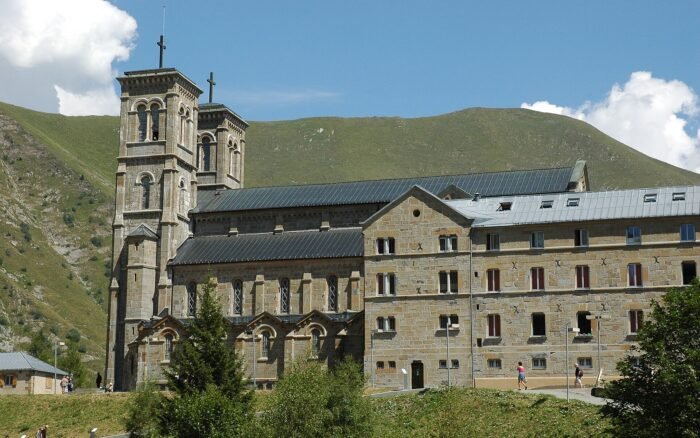 Notre-Dame de La Salette : visiter le sanctuaire perché des Alpes