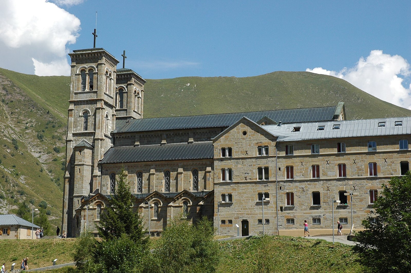 Notre-Dame de La Salette : visiter le sanctuaire perché des Alpes