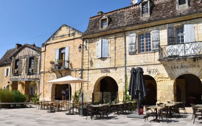 Qu&rsquo;est-ce qu&rsquo;une bastide ? Les bastides du Périgord et du pays de Biron, de Lalinde à Monflanquin