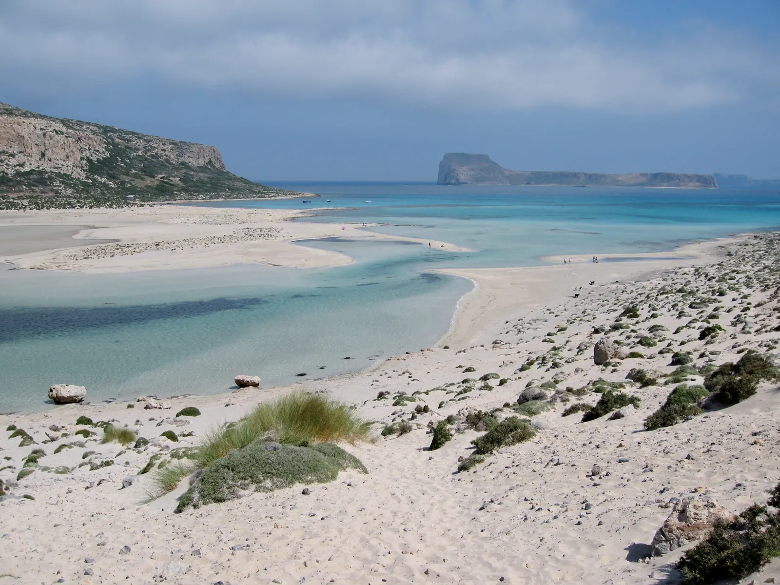 La lagune de Balos, eaux turquoise et bancs de sable blanc, face à l'île de Gramvoussa
