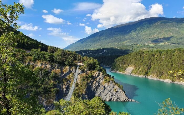 Lac de Monteynard : passerelles himalayennes, bateau La Mira et base de Savel