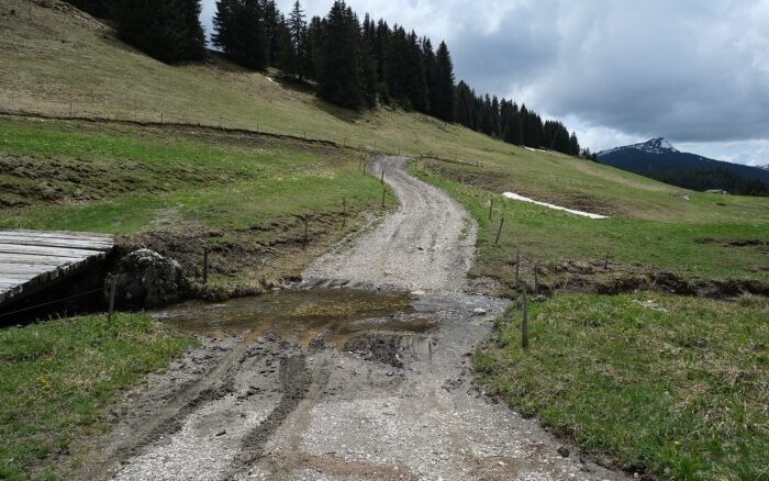 Randonnée au plateau des Glières : itinéraires, ski de fond et accès