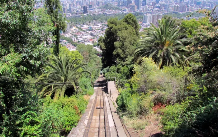 Visiter Santiago du Chili : La Moneda, la mémoire, San Cristóbal et les Andes à une heure
