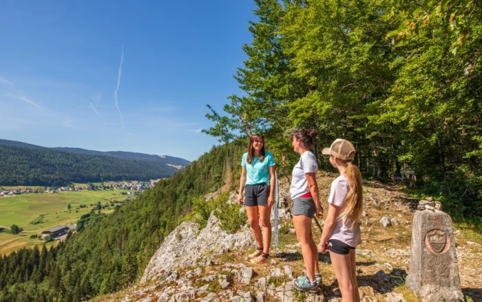Randonnées autour de Lamoura et des Rousses : lacs, Crêt Pela, Dôle et Risoux