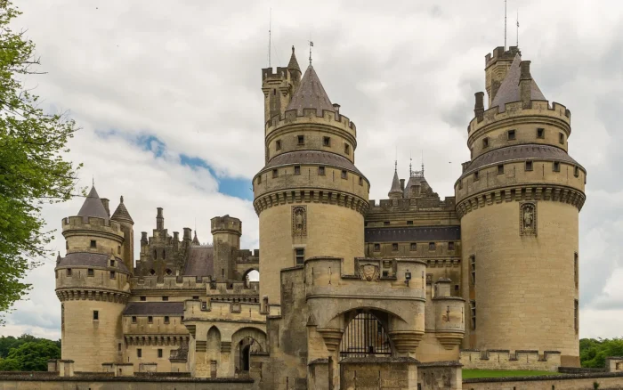 Visiter le château de Pierrefonds : histoire, visite et conseils pratiques