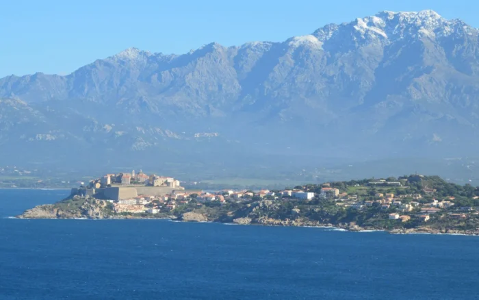 Vivre en Corse en 2050 : climat, coût de la vie, où s’installer